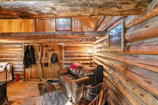 61567 Bearwallow Rd, Bend, OR 97703 - Photo 16