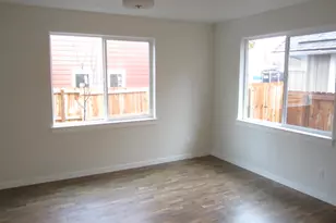 215 S C St, Phoenix, OR 97535 - Photo 6