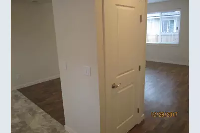 215 S C Street, Phoenix, OR 97535 - Photo 10