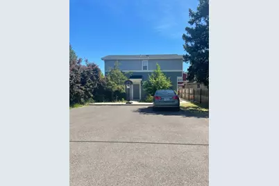 215 S C Street, Phoenix, OR 97535 - Photo 1