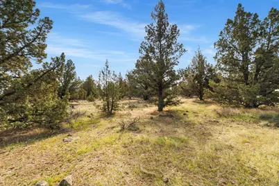 21224 Limestone Avenue, Bend, OR 97703 - Photo 4