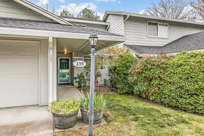 235 Meadow Drive, Ashland, OR 97520 - Photo 2