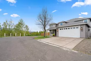 232 Willow Springs Dr, Talent, OR 97540 - Photo 2