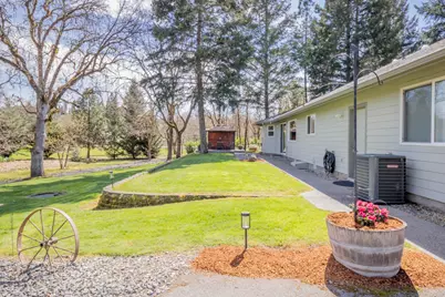 185 Starflower Way, Merlin, OR 97532 - Photo 52