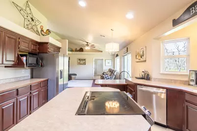 185 Starflower Way, Merlin, OR 97532 - Photo 12