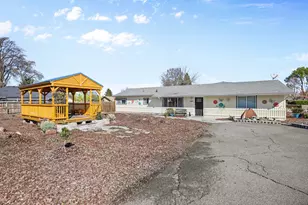 2987 Delta Waters Rd, Medford, OR 97504 - Photo 18