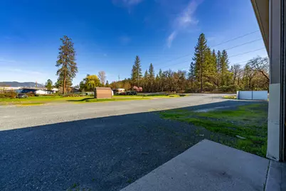 992 Ort Lane, Merlin, OR 97532 - Photo 34
