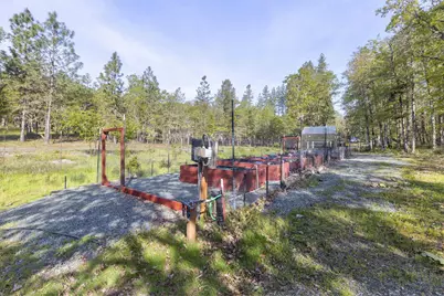395 S Livingston Way, Grants Pass, OR 97526 - Photo 38