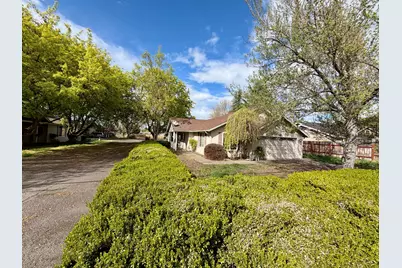 445 Midway Road, Medford, OR 97501 - Photo 22