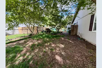 445 Midway Road, Medford, OR 97501 - Photo 20