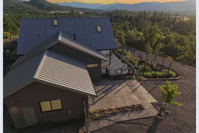 693 Ironwood Drive, Eagle Point, OR 97524 - Photo 32