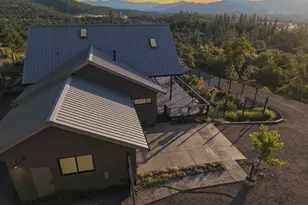 693 Ironwood Dr, Eagle Point, OR 97524 - Photo 32