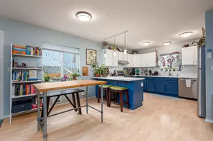 2044 NE Full Moon Dr, Bend, OR 97701 - Photo 8