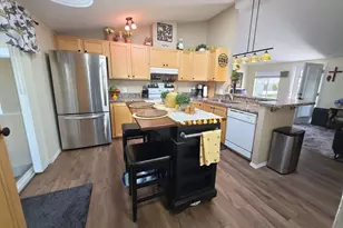 63738 Cascade Village Dr, Bend, OR 97701 - Photo 6