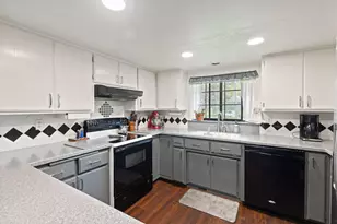 1335 NW Prospect Ave, Grants Pass, OR 97526 - Photo 10