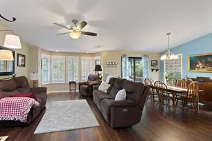 1335 NW Prospect Ave, Grants Pass, OR 97526 - Photo 4