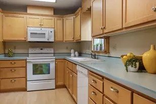 61067 Chuckanut Dr, Bend, OR 97702 - Photo 12