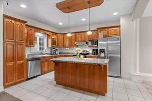 4549 Wolf Run Dr, Medford, OR 97504 - Photo 8