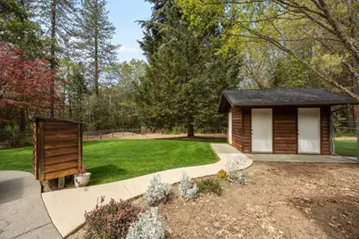 737 Pinecrest Drive, Grants Pass, OR 97527 - Photo 46