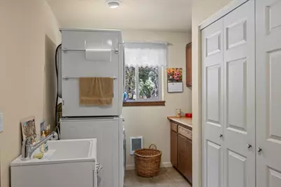 737 Pinecrest Drive, Grants Pass, OR 97527 - Photo 42