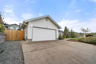 1515 Panoramic Loop, Grants Pass, OR 97527 - Photo 4