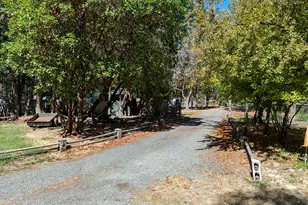 3504 Azalea Dr, Grants Pass, OR 97526 - Photo 48