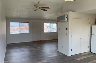 1762 SW 35th St, Redmond, OR 97756 - Photo 2