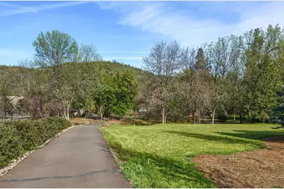 343 Rene Drive, Shady Cove, OR 97539 - Photo 70