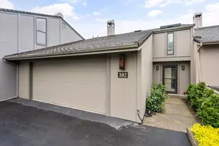 302 Medford Heights Ln, Medford, OR 97504 - Photo 2