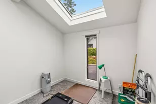 302 Medford Heights Ln, Medford, OR 97504 - Photo 12