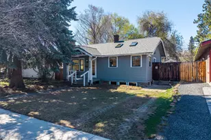 1645 NW 3rd St, Bend, OR 97703 - Photo 30