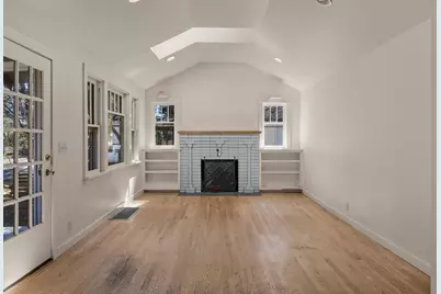 1645 NW 3rd Street, Bend, OR 97703 - Photo 4