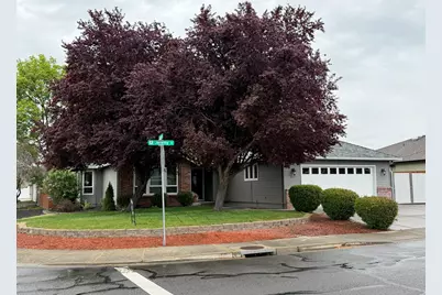 2307 Jeremy Street, Central Point, OR 97502 - Photo 4