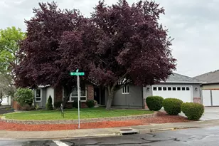 2307 Jeremy St, Central Point, OR 97502 - Photo 4