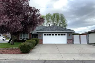 2307 Jeremy St, Central Point, OR 97502 - Photo 1