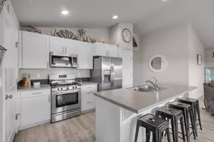 1685 NE 3rd Ct, Redmond, OR 97756 - Photo 8