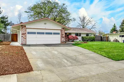 1680 Brookhurst Street, Medford, OR 97504 - Photo 2