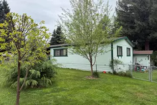 380 Bayard Dr, Grants Pass, OR 97527 - Photo 1