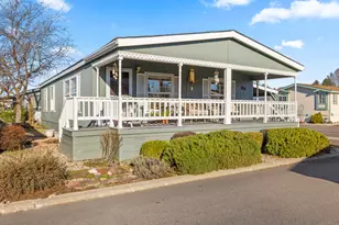 4200 Summers Ln, Klamath Falls, OR 97603 - Photo 2