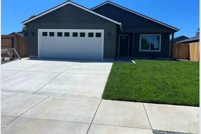 2473 Brady Way, Medford, OR 97501 - Photo 2
