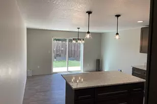 2473 Brady Way, Medford, OR 97501 - Photo 4