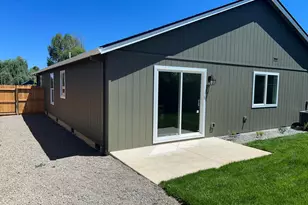 2473 Brady Way, Medford, OR 97501 - Photo 12