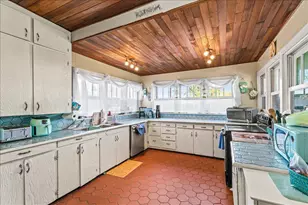 1984 Brookhurst St, Medford, OR 97504 - Photo 8