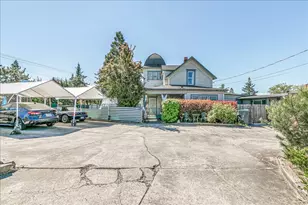 1984 Brookhurst St, Medford, OR 97504 - Photo 2