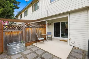 467 Tulipan Way, Talent, OR 97540 - Photo 22