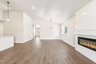785 NE Discovery Loop, Prineville, OR 97754 - Photo 4