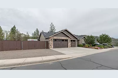 217 White Oak Way, Shady Cove, OR 97539 - Photo 1