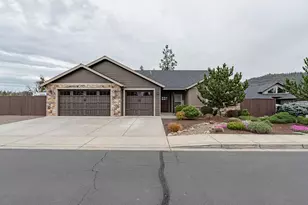 217 White Oak Way, Shady Cove, OR 97539 - Photo 2