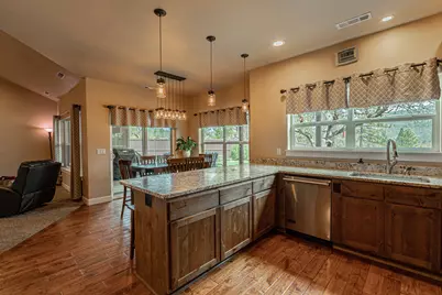 217 White Oak Way, Shady Cove, OR 97539 - Photo 12