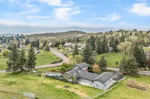 2455 David Ln, Medford, OR 97504 - Photo 58